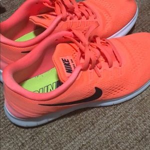 Nike Free RN Shoes
